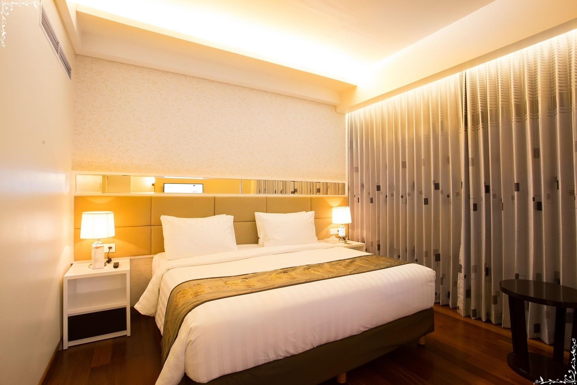 Golden Palace Lombok Hotel